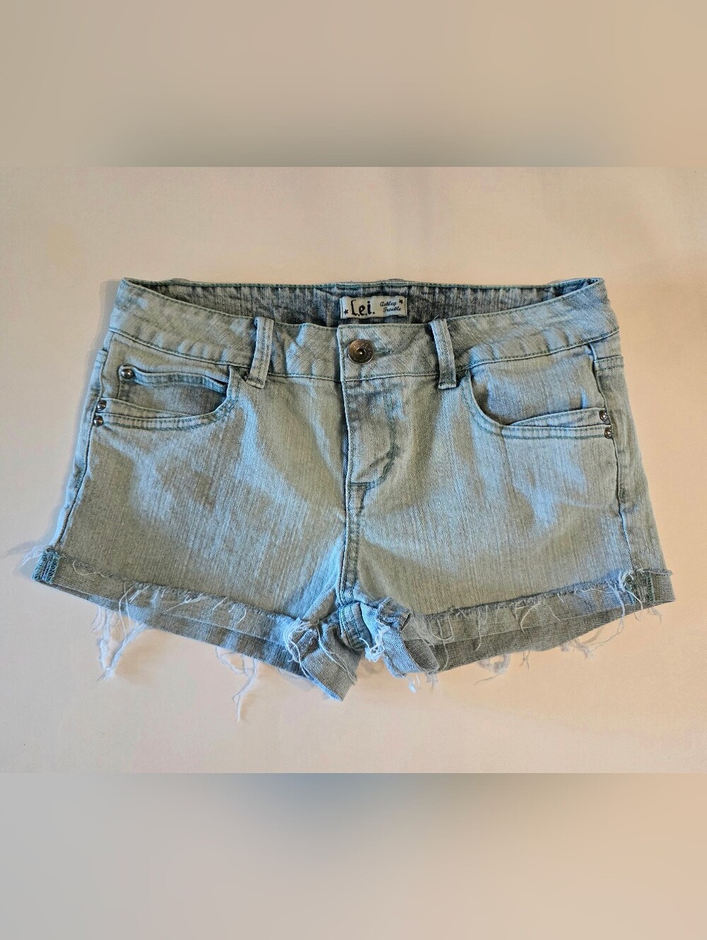L.E.I. Y2K Vintage Ashley Trouble Lowrise Denim Shorty Shorts Rolled Cuff 11 EUC
